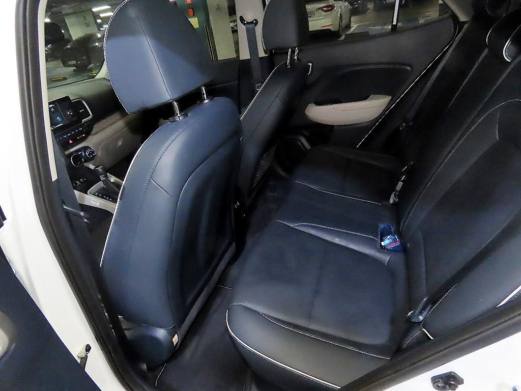 HYUNDAI Venue - Vista 7