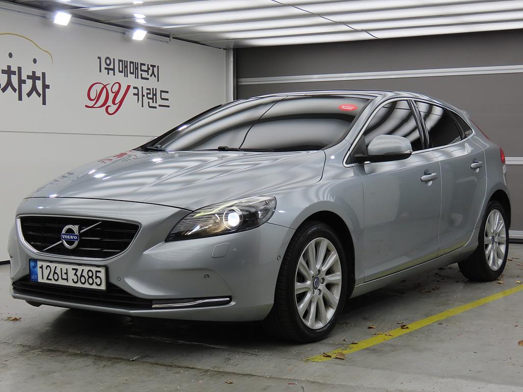 Volvo V40 2016 Plateado - Importación desde Corea - HF Imports Iquique - Foto 1