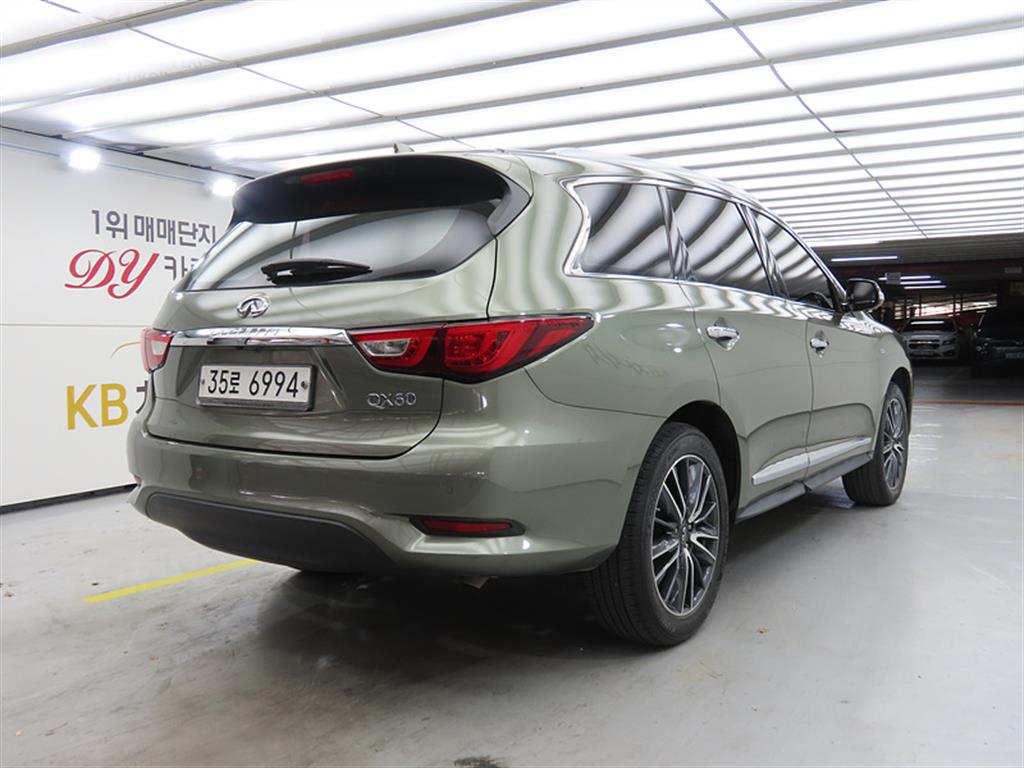 Infiniti QX - Vista 4