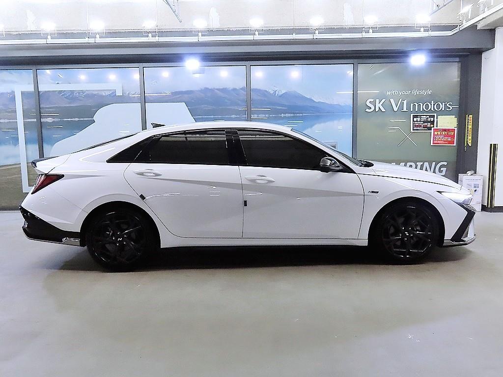 HYUNDAI Avante - Vista 3