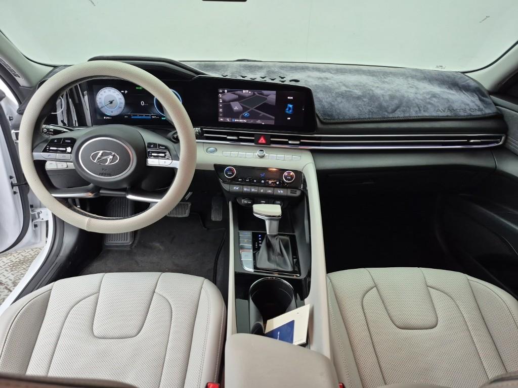 HYUNDAI Avante - Vista 5