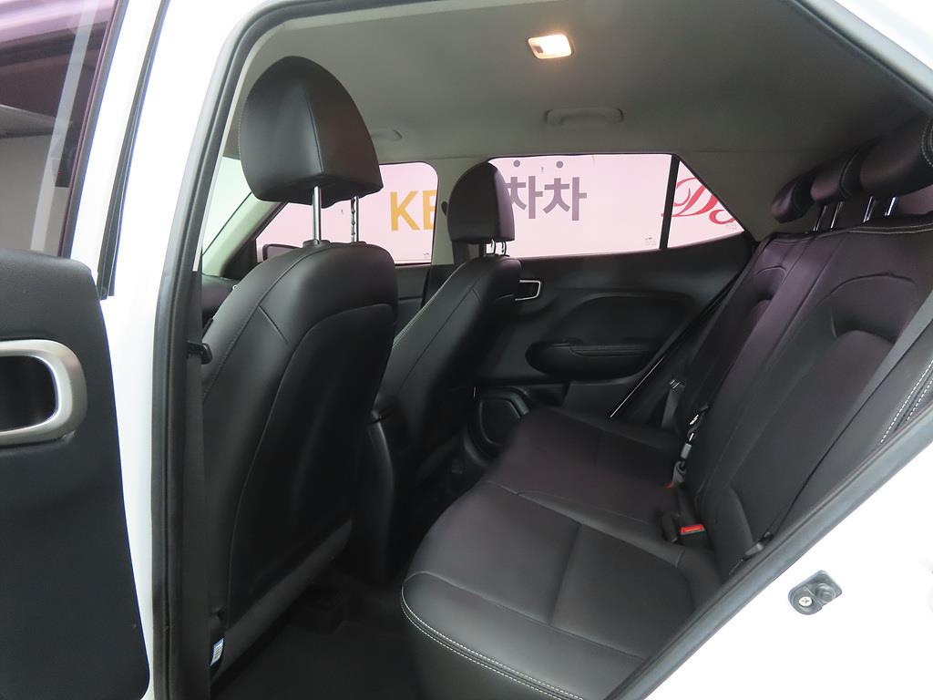 HYUNDAI Venue - Vista 6