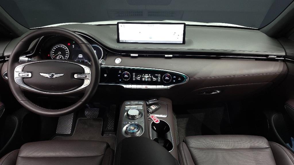 Genesis GV70 - Vista 6
