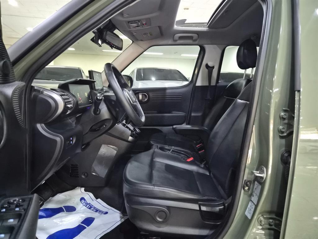 HYUNDAI Casper - Vista 12