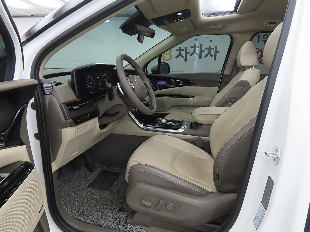 KIA Carnival - Vista 5