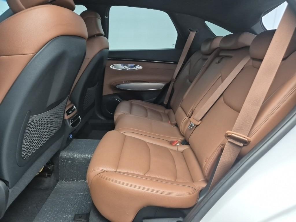 Genesis GV70 - Vista 12