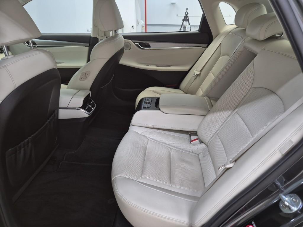 HYUNDAI Grandeur - Vista 12