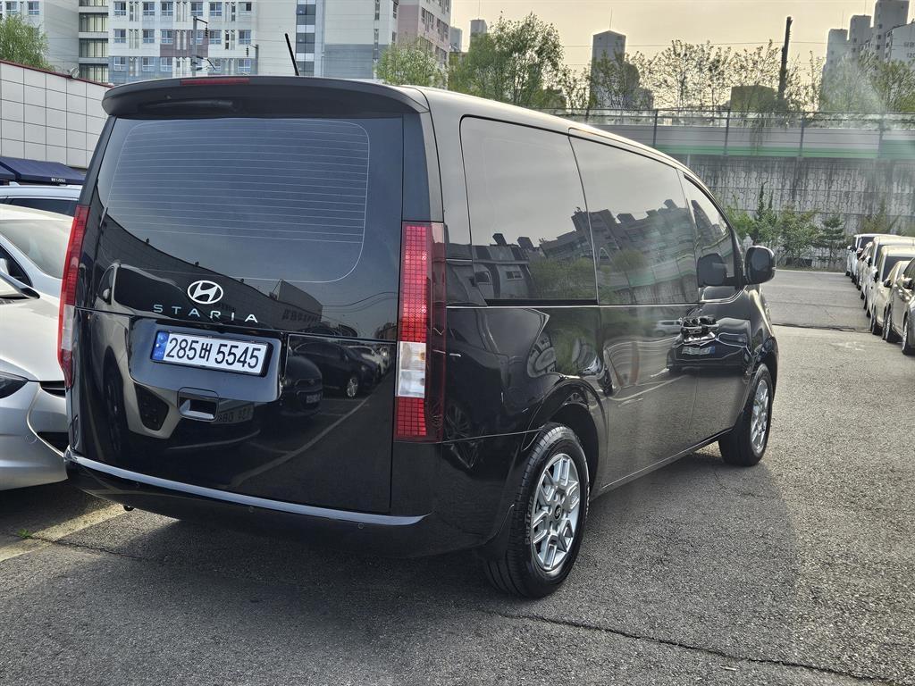 HYUNDAI Staria - Vista 4