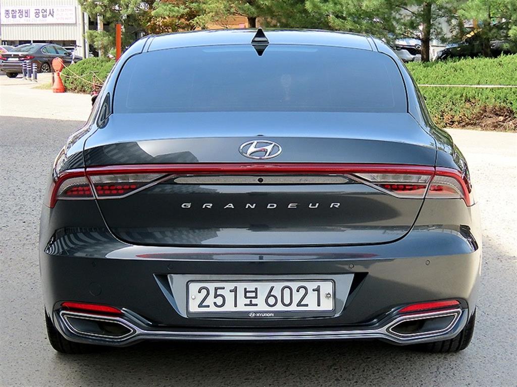 HYUNDAI Grandeur - Vista 4