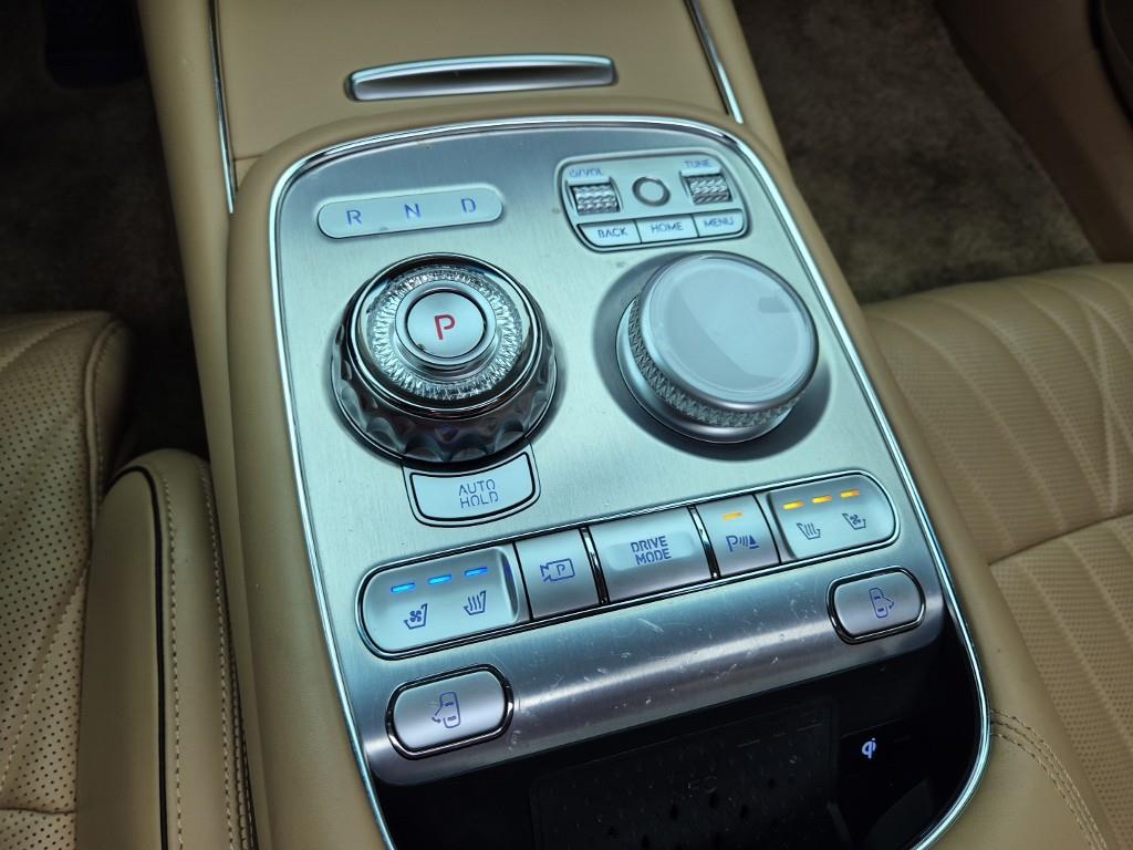 Genesis G90 - Vista 8