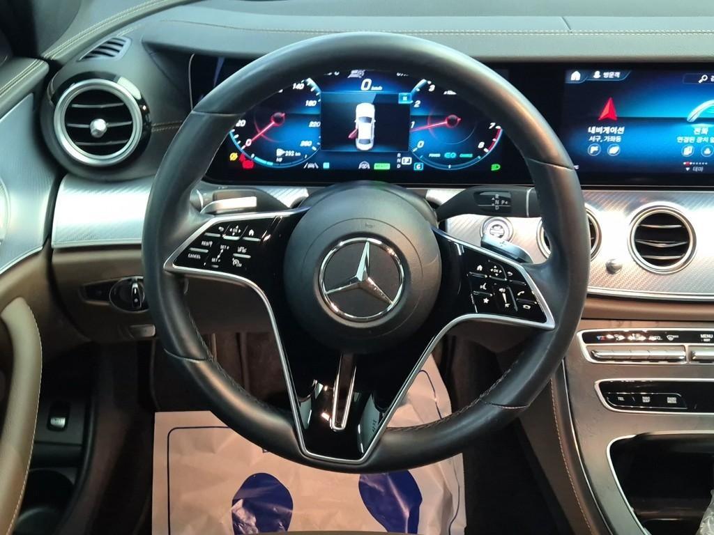 Mercedes Benz E class - Vista 9