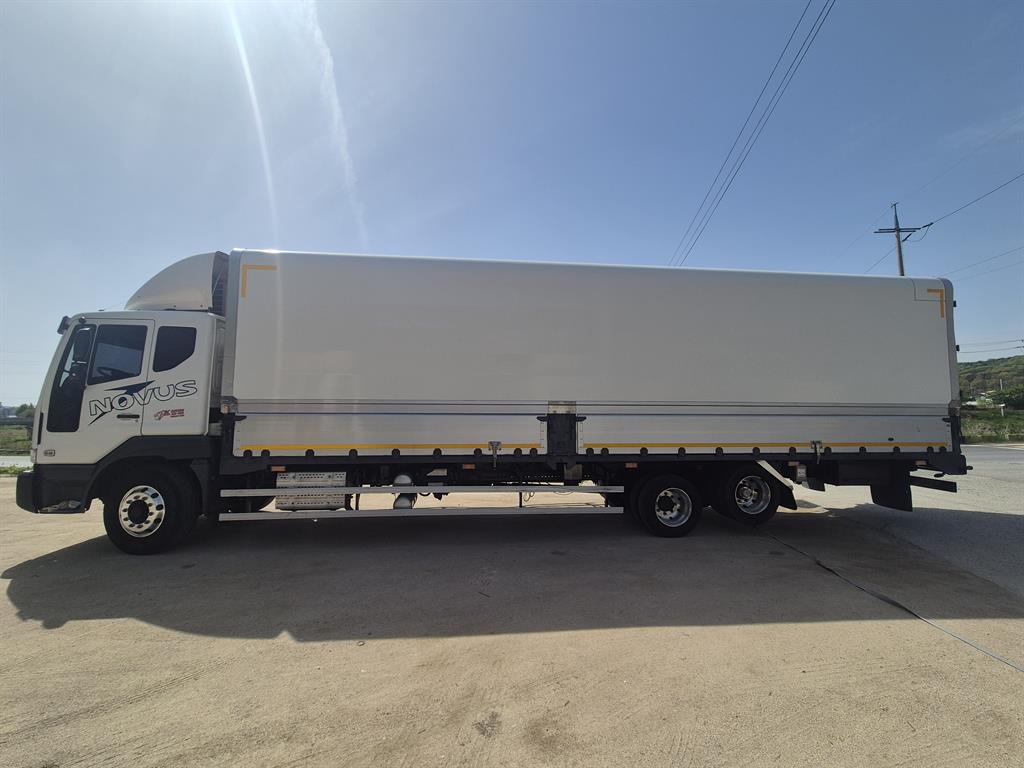 medium and large cargo truck - Vista 4
