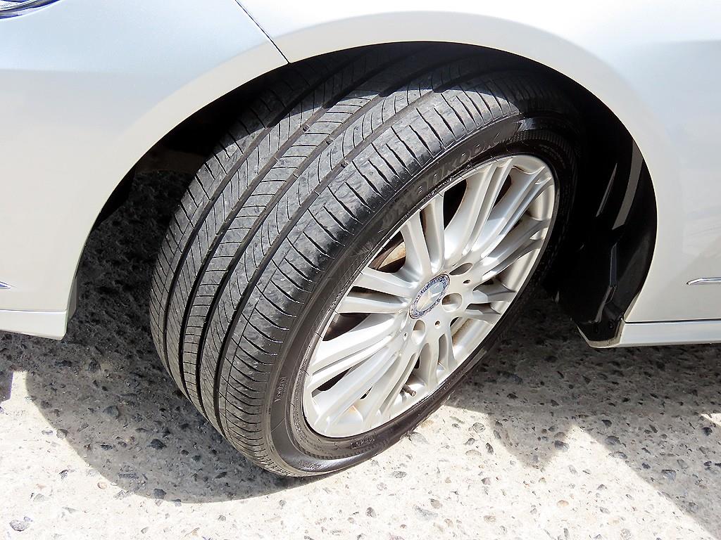 Mercedes Benz E class 2012 Gris - Importación desde Corea - HF Imports Iquique - Foto 20