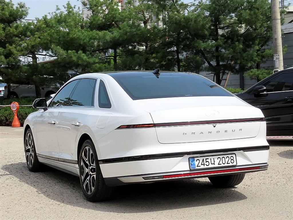 HYUNDAI Grandeur - Vista 3