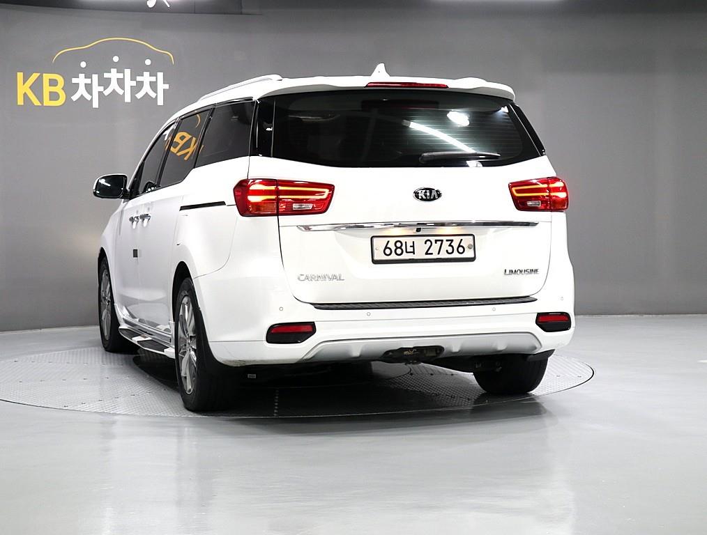 KIA Carnival - Vista 4