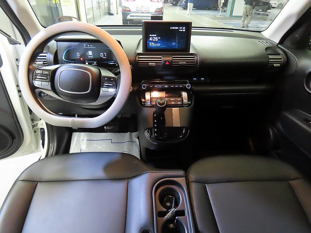 HYUNDAI Casper - Vista 10