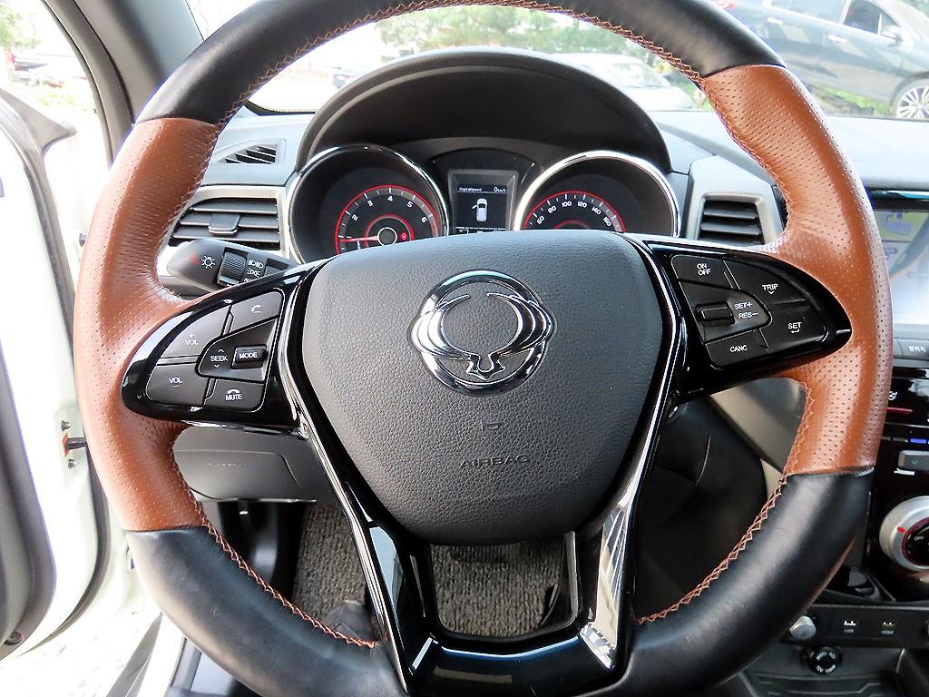 Ssangyong Tivoli - Vista 8