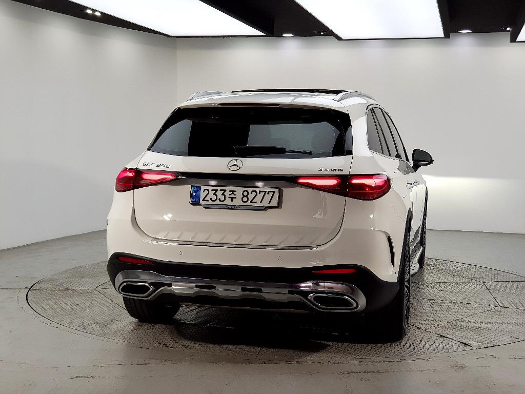 Mercedes Benz GLC Class - Vista 3