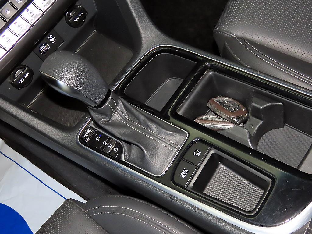 HYUNDAI Sonata - Vista 12
