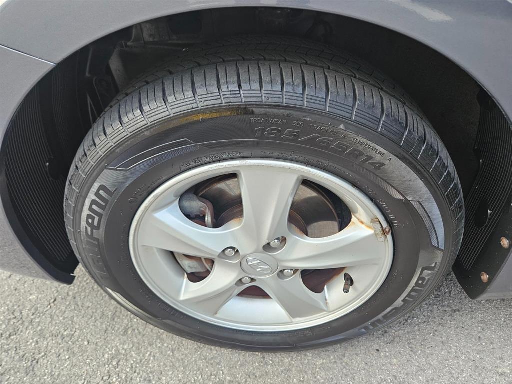 HYUNDAI Accent 2012 Gris - Importación desde Corea - HF Imports Iquique - Foto 14