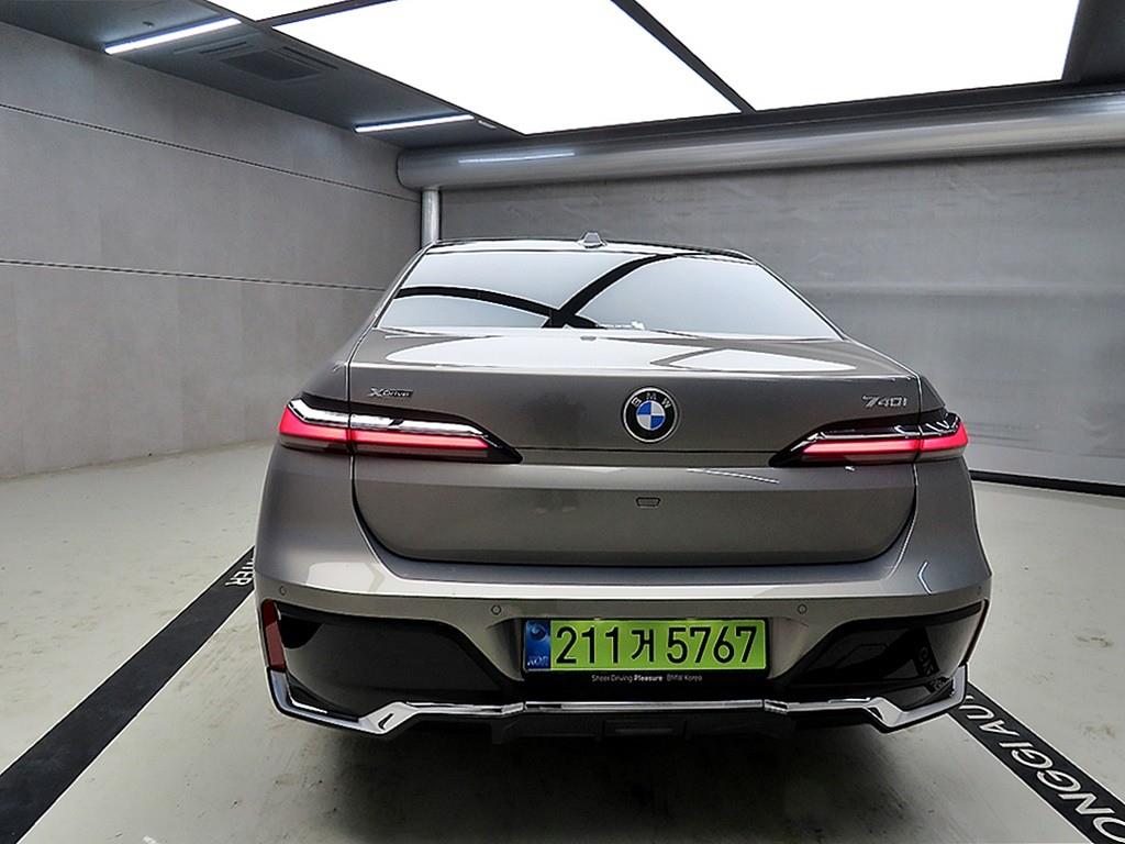 BMW 7 Series - Vista 3