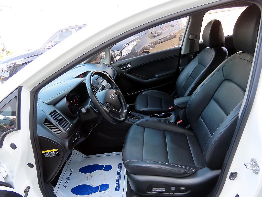 KIA K3 - Vista 5