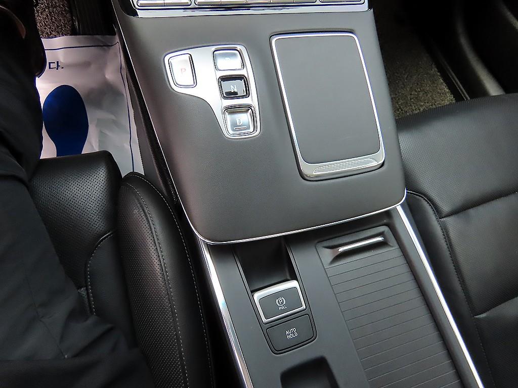 HYUNDAI Grandeur - Vista 10