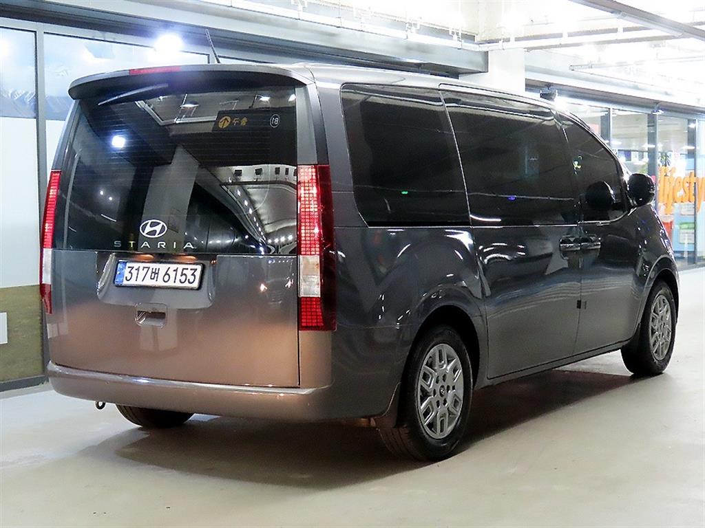 HYUNDAI Staria - Vista 4