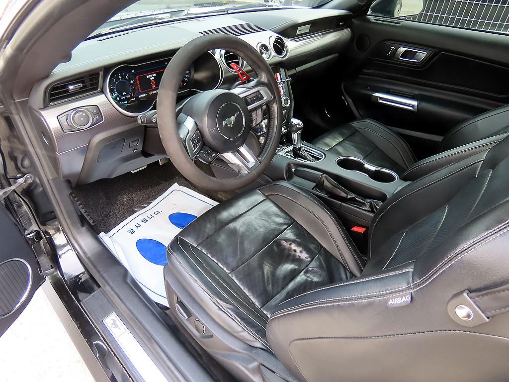 Ford Mustang - Vista 7