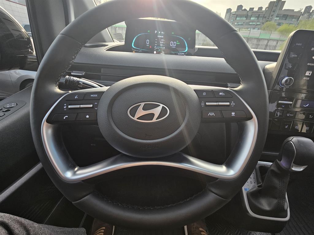 HYUNDAI Staria - Vista 5