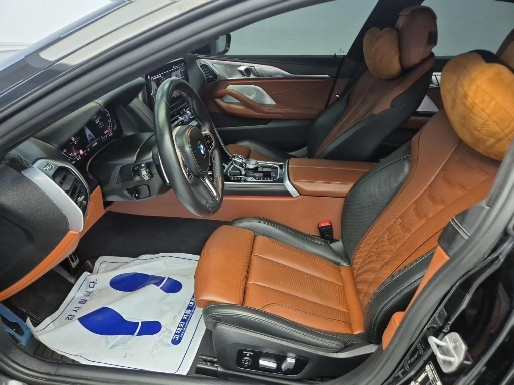 BMW 8 Series - Vista 11