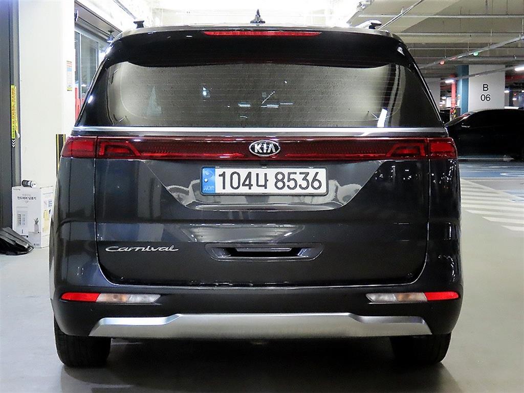 KIA Carnival - Vista 5