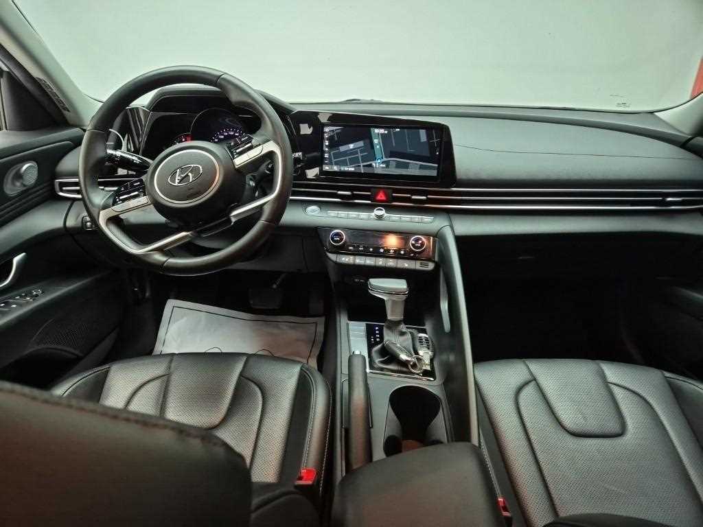 HYUNDAI Avante - Vista 7
