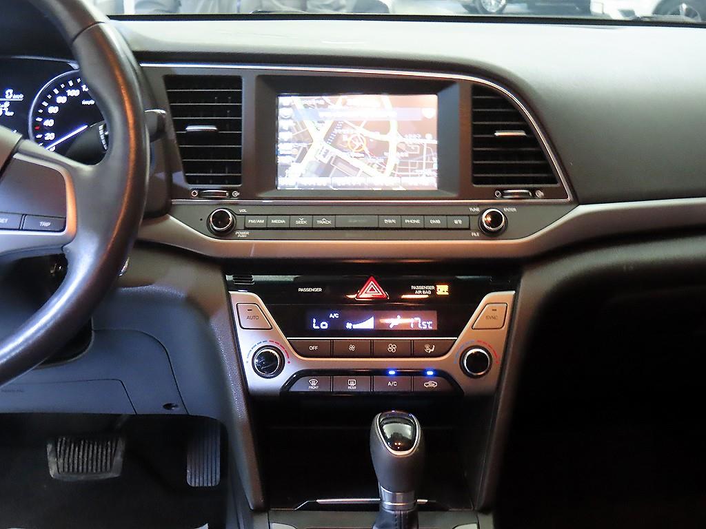 HYUNDAI Avante - Vista 11