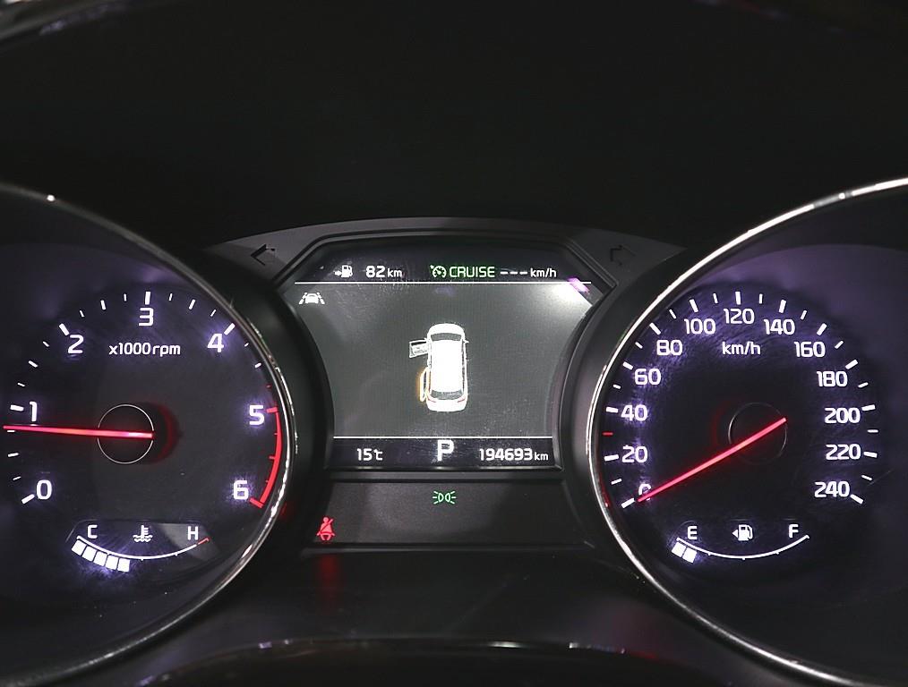 KIA Carnival - Vista 6