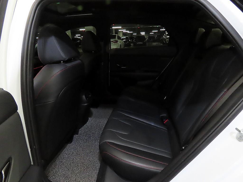 HYUNDAI Avante - Vista 7