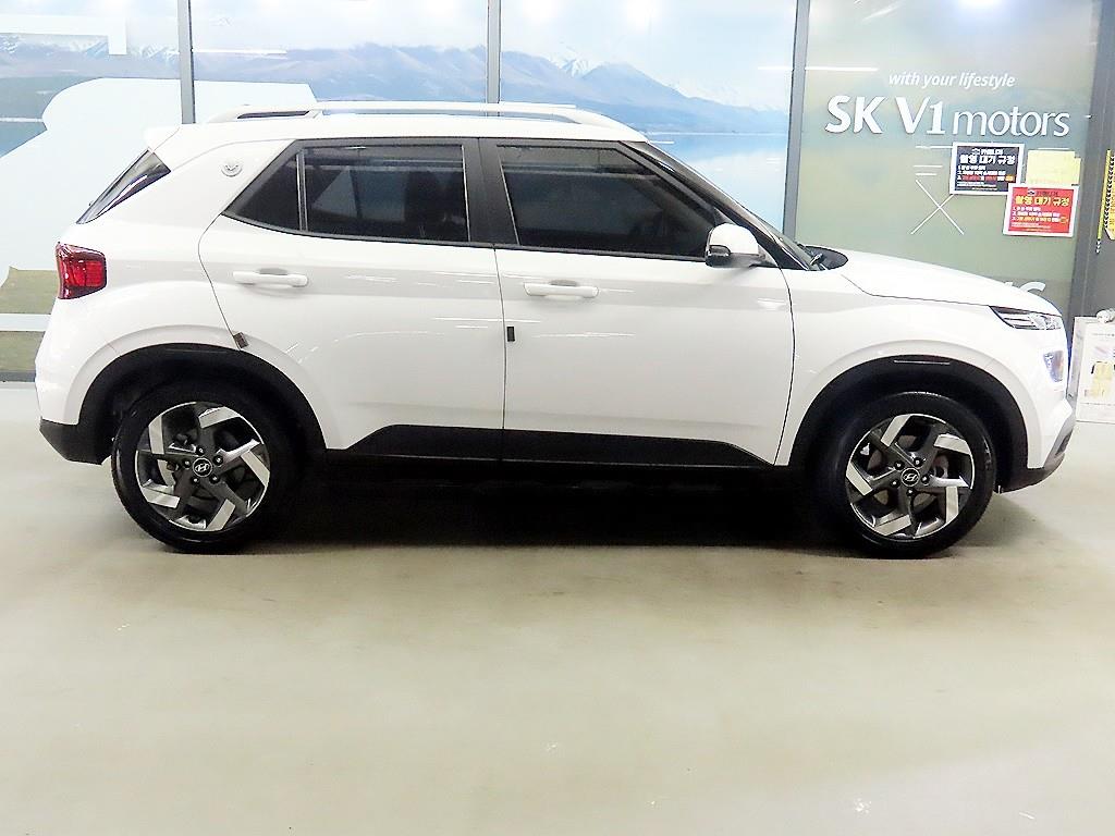 HYUNDAI Venue - Vista 3