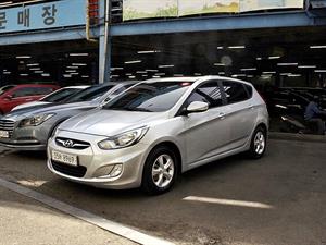 HYUNDAI Accent - Vista 4