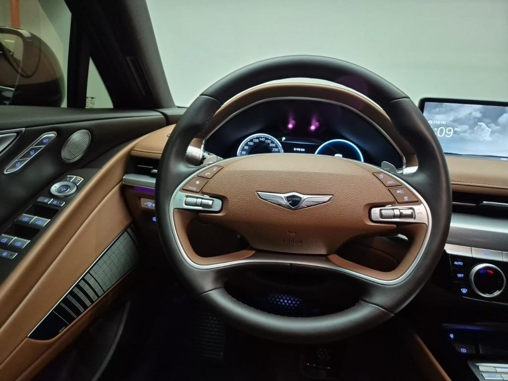 Genesis G80 - Vista 9