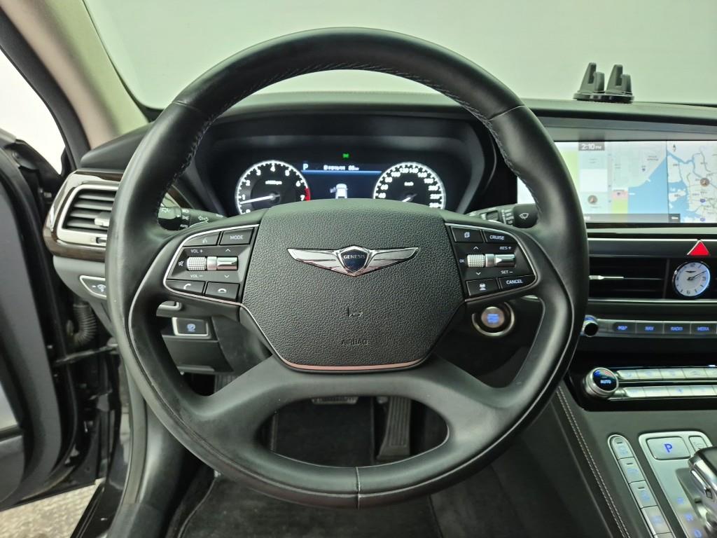 Genesis G90 - Vista 9