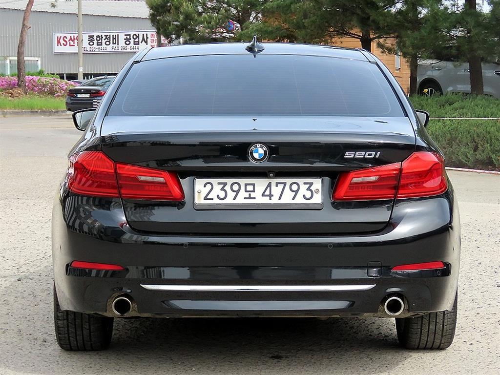 BMW 5 Series - Vista 4