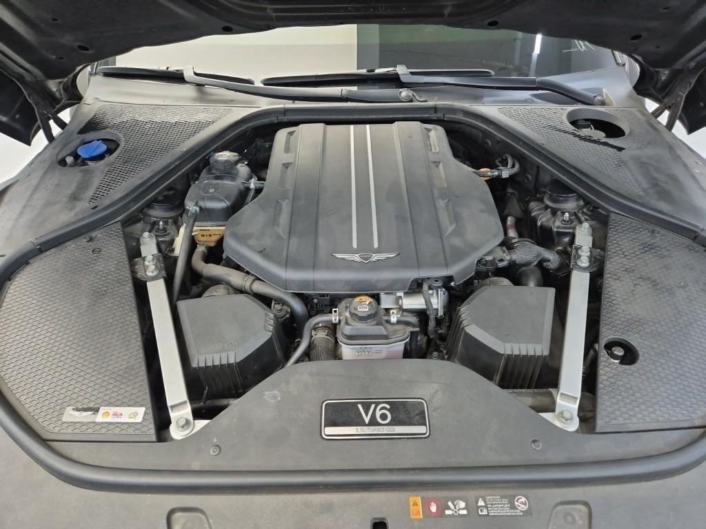 Genesis G90 - Vista 5