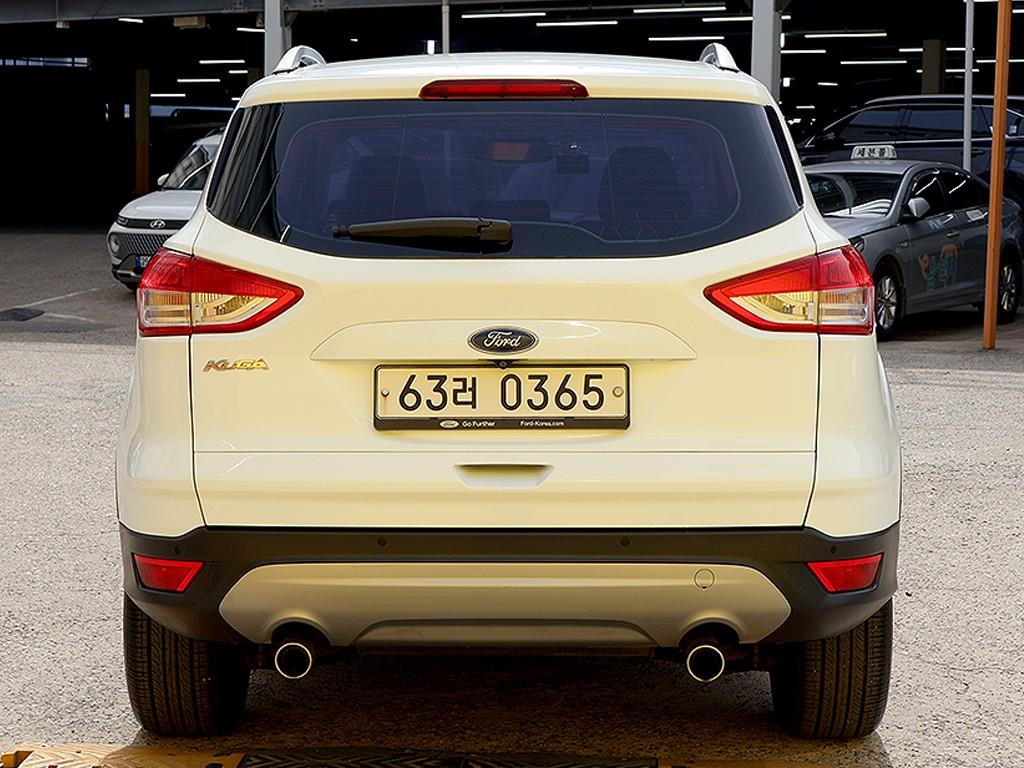 Ford Kuga - Vista 5