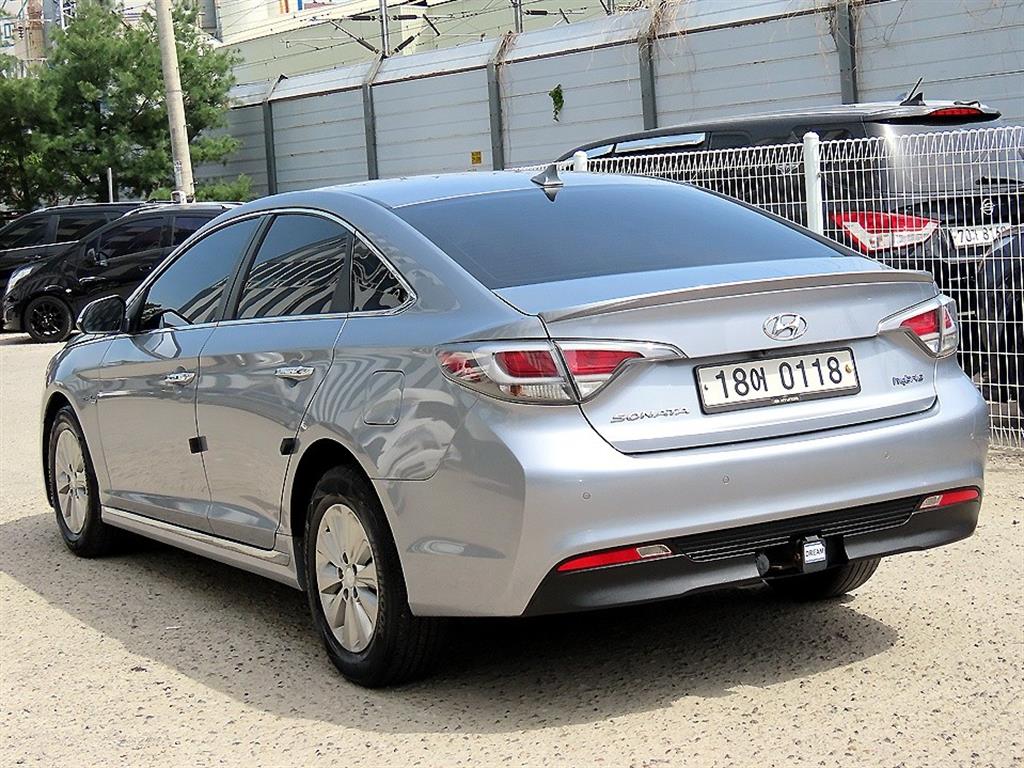 HYUNDAI Sonata - Vista 3
