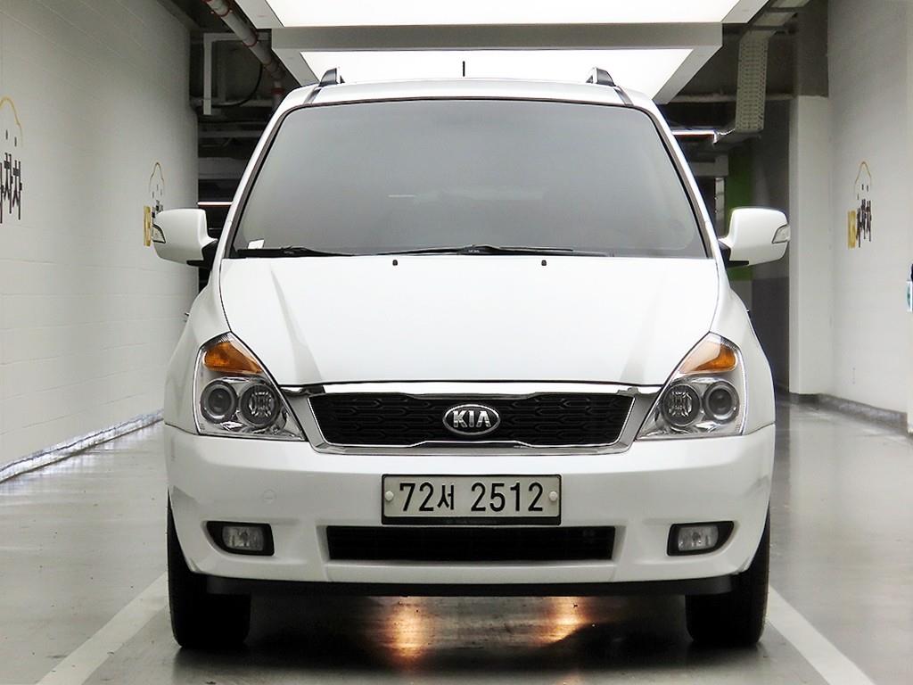 KIA Carnival 2013 Blanco - Importación desde Corea - HF Imports Iquique - Foto 1