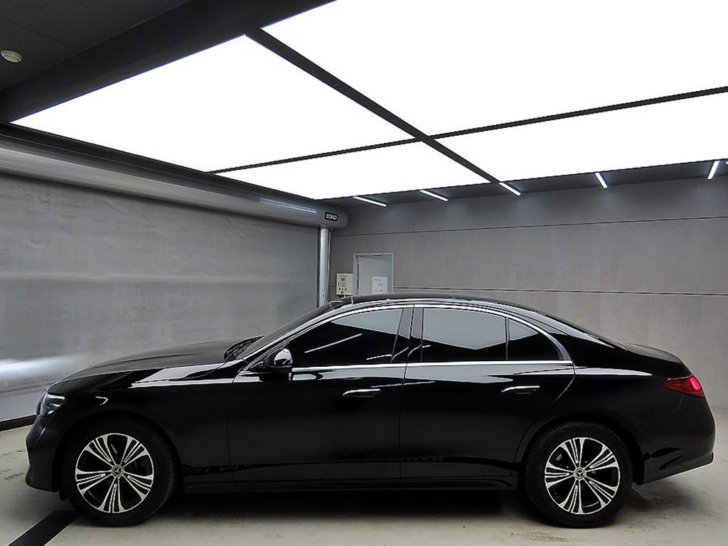 Mercedes Benz E class - Vista 4