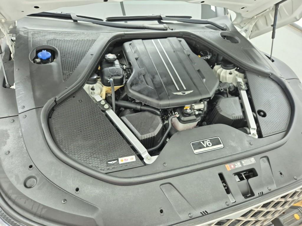 Genesis G90 - Vista 6