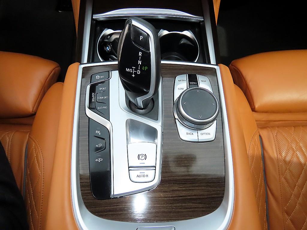 BMW 7 Series - Vista 11