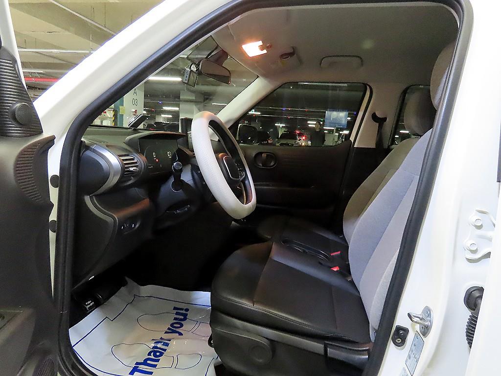 HYUNDAI Casper - Vista 6