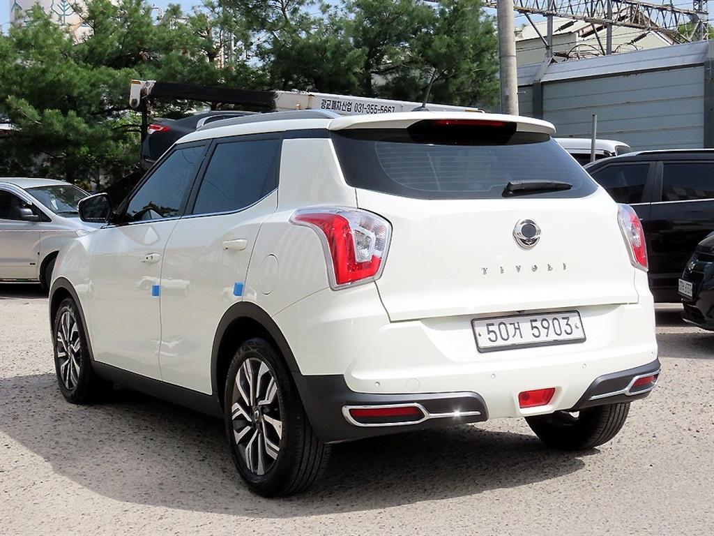 Ssangyong Tivoli - Vista 3
